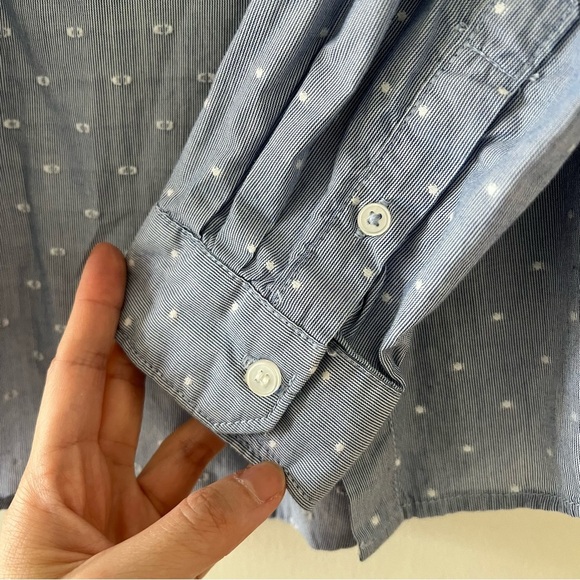 ⭐️ H&M L.O.G.G. Blue Chambray Polka Dot Button Down Shirt 100% Cotton Size 2 EUC - Picture 4 of 5